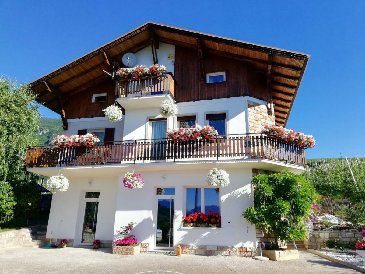 Al Salgiar Apartment Tuenno Bagian luar foto