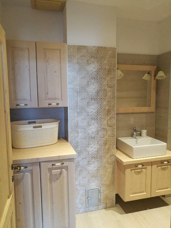 Al Salgiar Apartment Tuenno Bagian luar foto